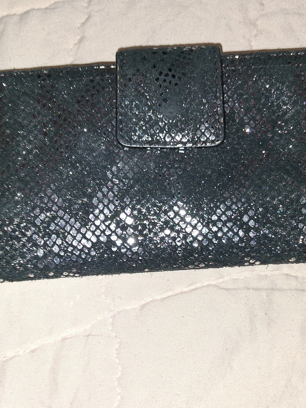 Fossil Women’s Black Sparkle Snake-Embossed Wallet